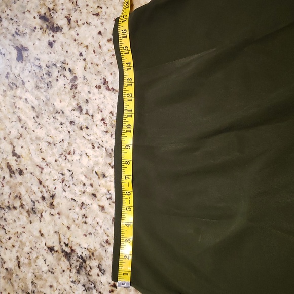 🧑🎄10/10🧑🎄SCORPIO Stunning green skirt - Picture 4 of 9